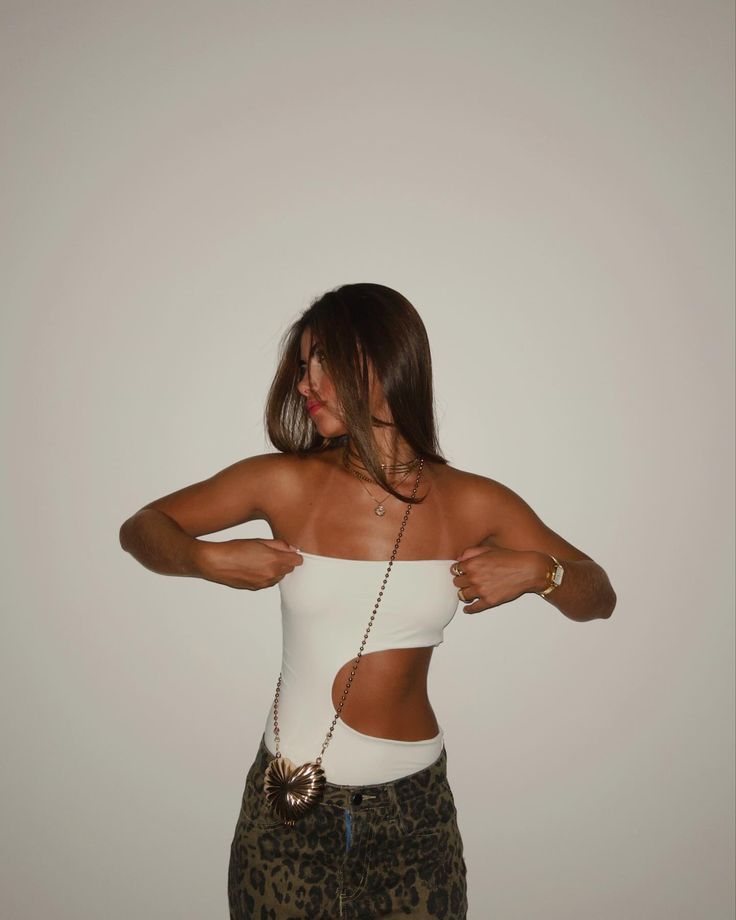 BODY ILUSION